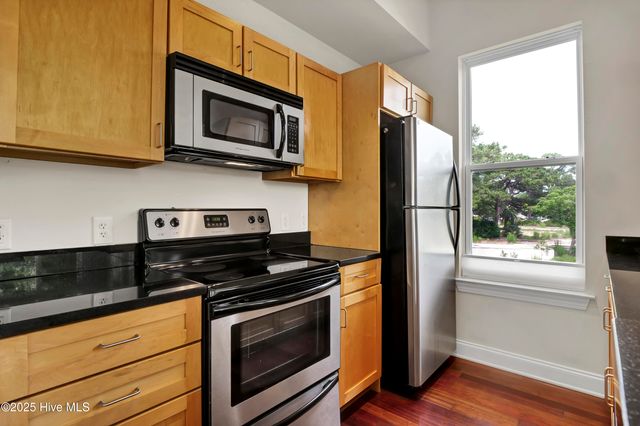 2906 Market Street 301, Wilmington, NC 28403