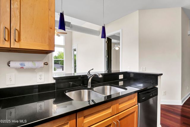 2906 Market Street 301, Wilmington, NC 28403