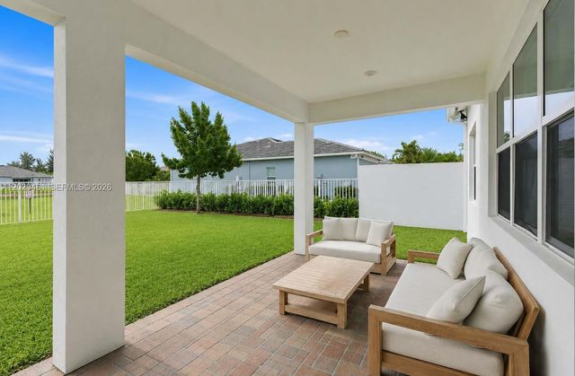 5322 Yellow Water LiLy Ct, Lake Worth, FL 33467