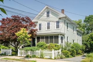121 Myrtle St, Melrose, MA 02176