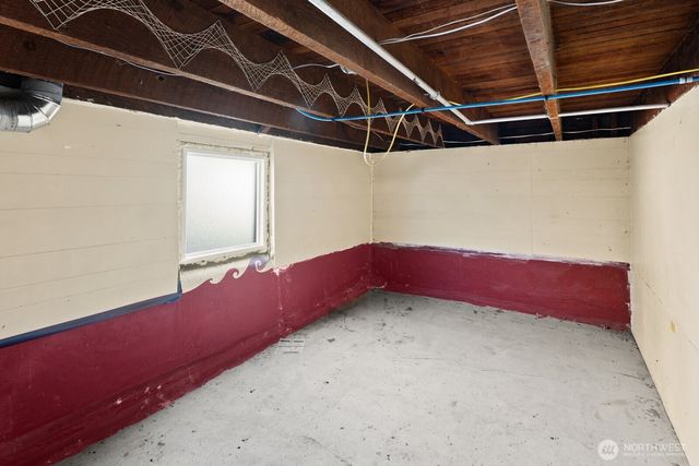 2011 E James Street, Seattle, WA 98122