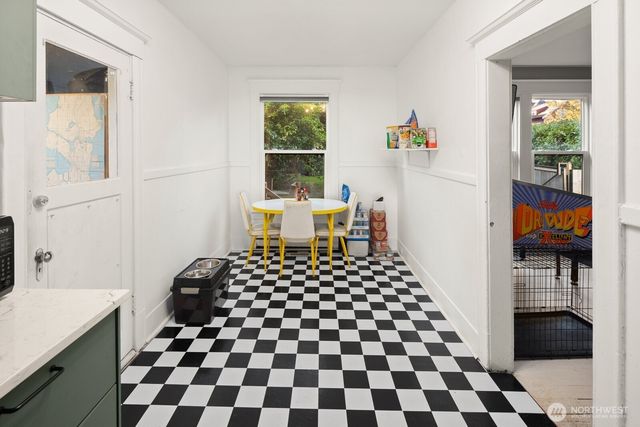 2011 E James Street, Seattle, WA 98122