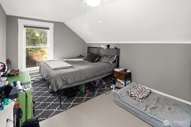 2011 E James Street, Seattle, WA 98122