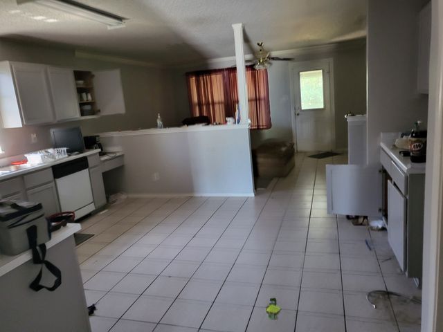 1028 Mazourka Drive, Arlington, TX 76001