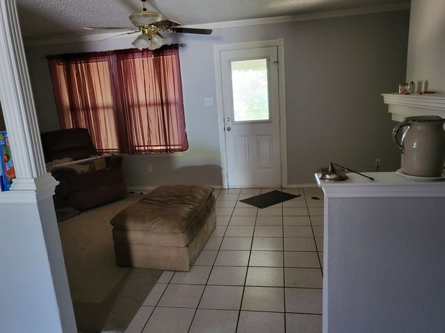 1028 Mazourka Drive, Arlington, TX 76001