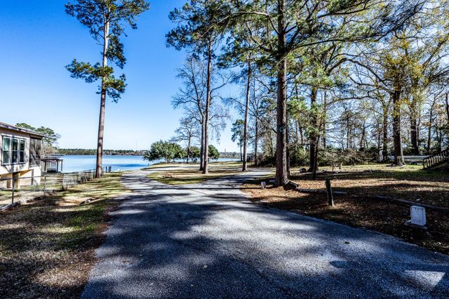 191 Willow Bend, Onalaska, TX 77360