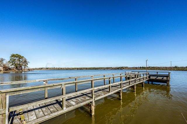 191 Willow Bend, Onalaska, TX 77360