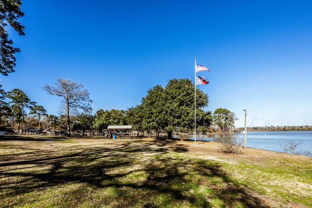 191 Willow Bend, Onalaska, TX 77360