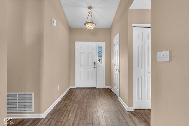 868 Seabreeze Drive, Avon, IN 46123