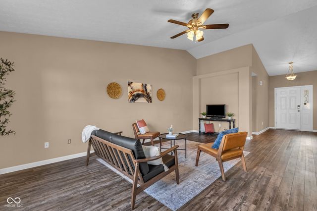 868 Seabreeze Drive, Avon, IN 46123