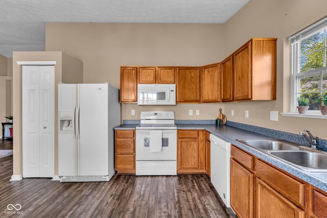 868 Seabreeze Drive, Avon, IN 46123