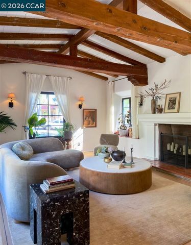 1239 Geneva St, Glendale, CA 91207