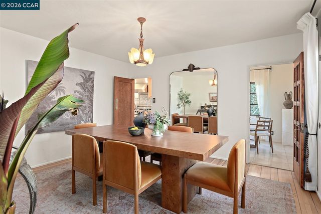 1239 Geneva St, Glendale, CA 91207