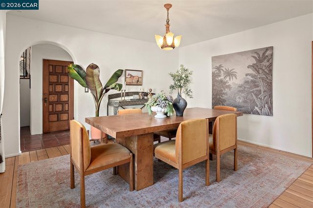 1239 Geneva St, Glendale, CA 91207