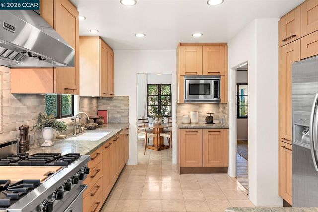 1239 Geneva St, Glendale, CA 91207