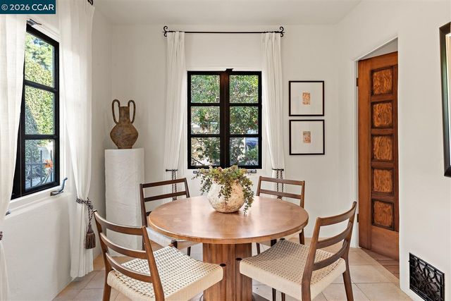 1239 Geneva St, Glendale, CA 91207