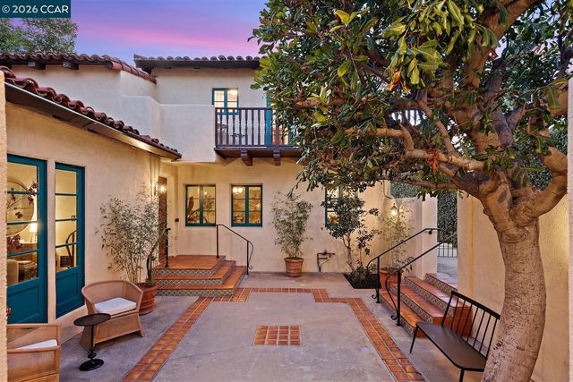 1239 Geneva St, Glendale, CA 91207