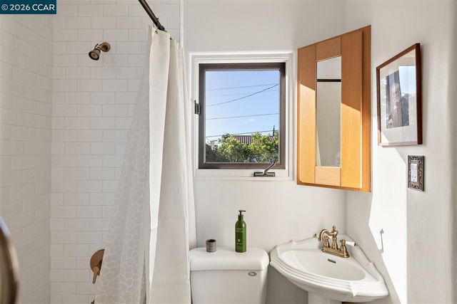 1239 Geneva St, Glendale, CA 91207