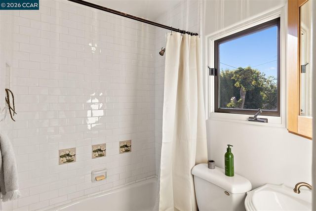 1239 Geneva St, Glendale, CA 91207