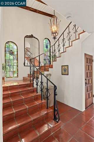 1239 Geneva St, Glendale, CA 91207