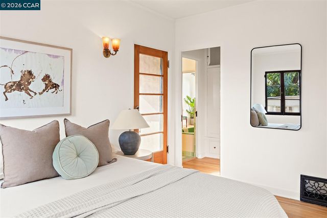 1239 Geneva St, Glendale, CA 91207