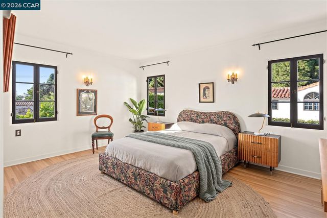 1239 Geneva St, Glendale, CA 91207