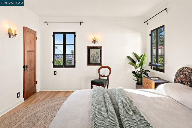 1239 Geneva St, Glendale, CA 91207