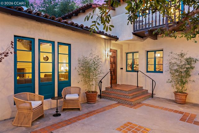 1239 Geneva St, Glendale, CA 91207