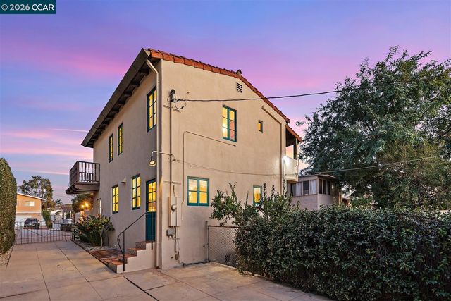 1239 Geneva St, Glendale, CA 91207