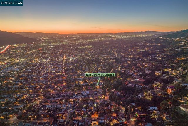 1239 Geneva St, Glendale, CA 91207