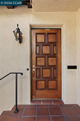 1239 Geneva St, Glendale, CA 91207