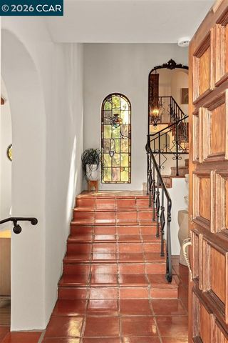 1239 Geneva St, Glendale, CA 91207