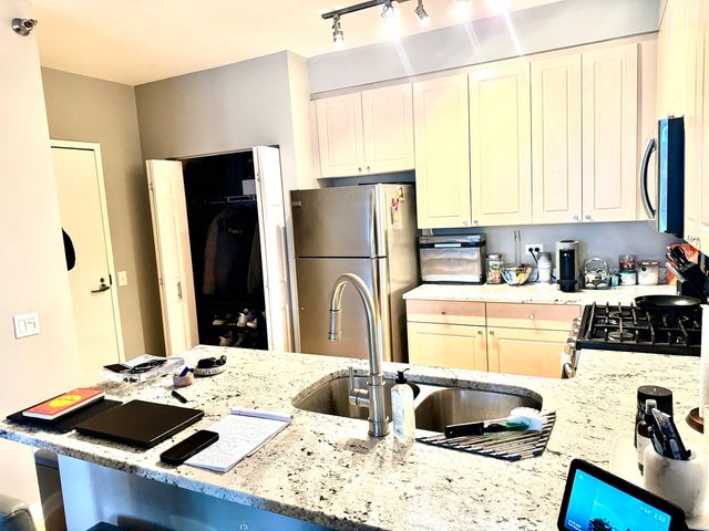 330 N Jefferson Street 807, Chicago, IL 60661