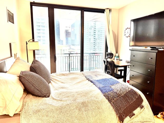 330 N Jefferson Street 807, Chicago, IL 60661