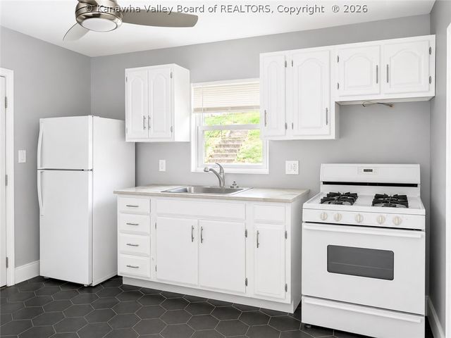 1303 Fletcher Avenue, Dunbar, WV 25064