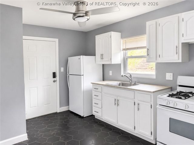 1303 Fletcher Avenue, Dunbar, WV 25064