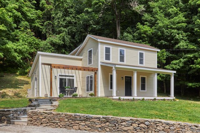 621 Milan Hollow Road, Rhinebeck, NY 12572