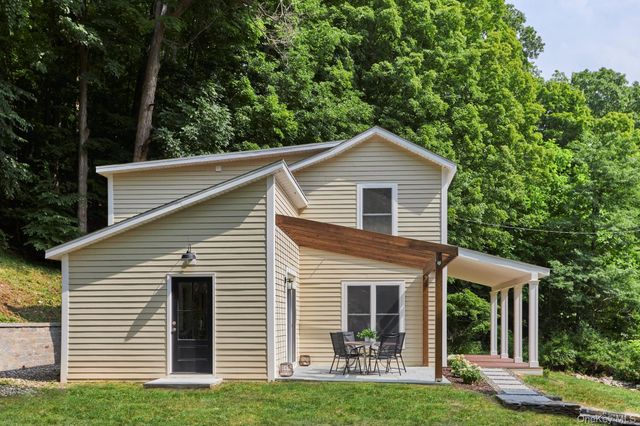 621 Milan Hollow Road, Rhinebeck, NY 12572