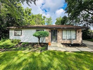 229 Malibu Drive, Bolingbrook, IL 60440