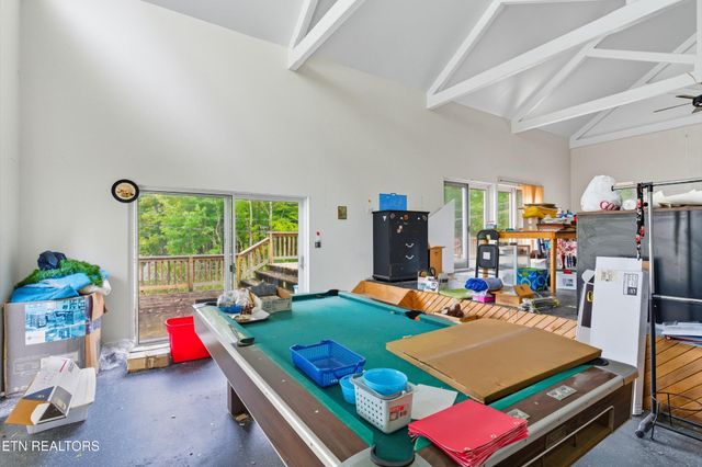 605 S Lake Drive, Oneida, TN 37841