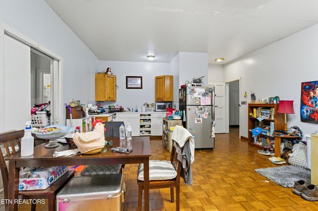 605 S Lake Drive, Oneida, TN 37841