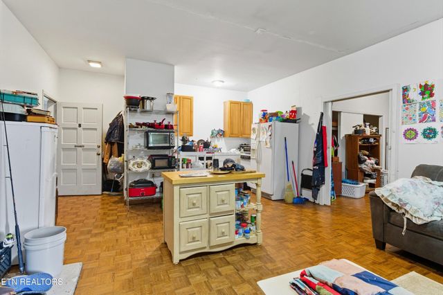 605 S Lake Drive, Oneida, TN 37841