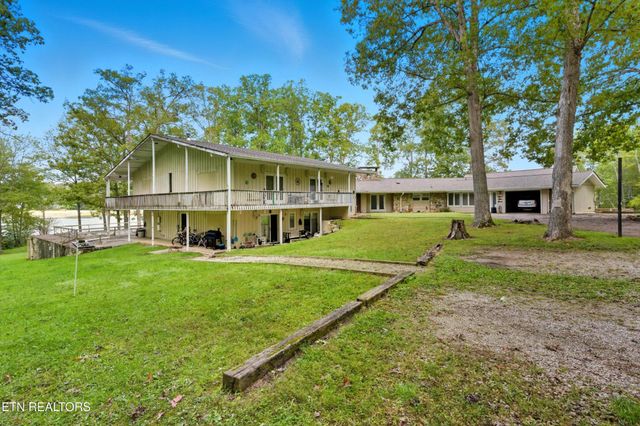 605 S Lake Drive, Oneida, TN 37841