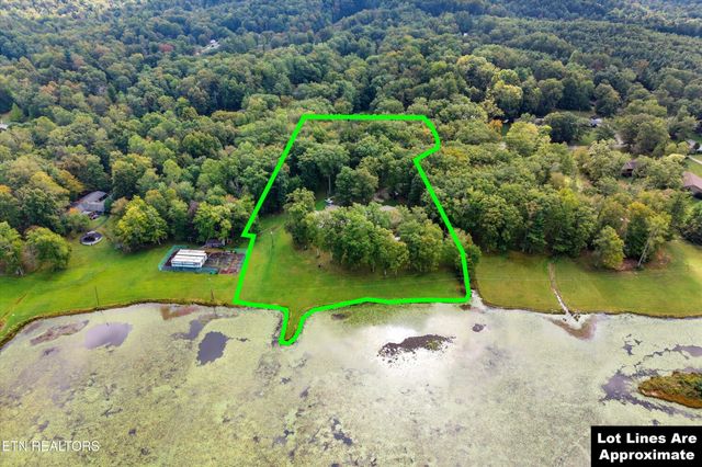 605 S Lake Drive, Oneida, TN 37841