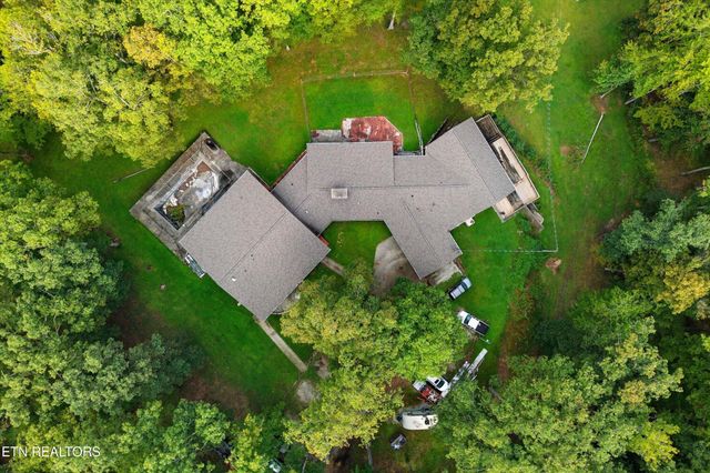 605 S Lake Drive, Oneida, TN 37841