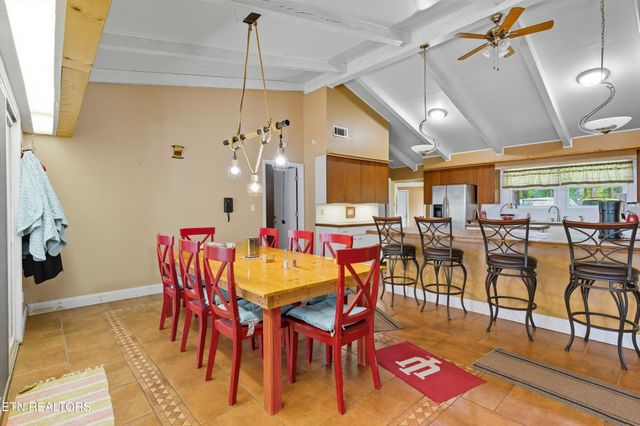 605 S Lake Drive, Oneida, TN 37841