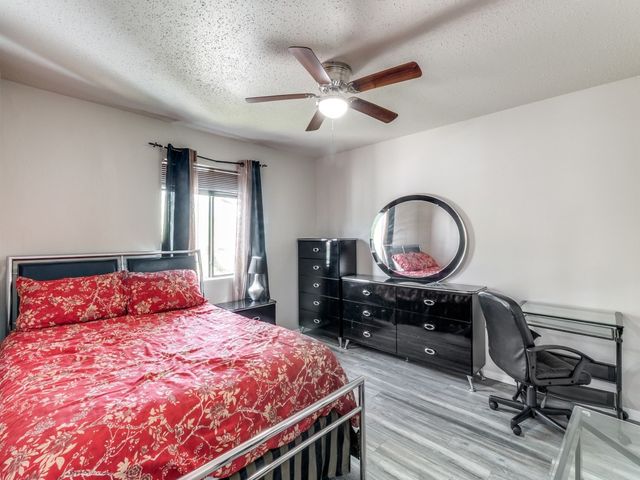 7431 Holly Hill Drive 210, Dallas, TX 75231