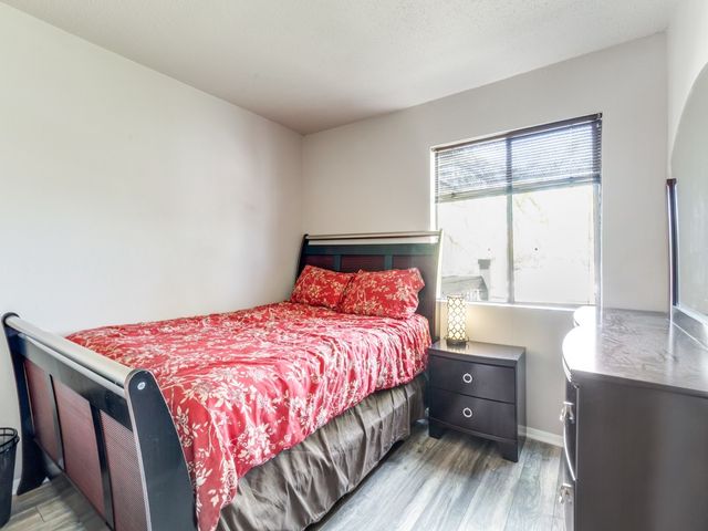 7431 Holly Hill Drive 210, Dallas, TX 75231