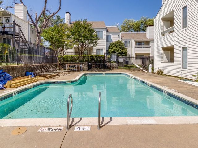 7431 Holly Hill Drive 210, Dallas, TX 75231