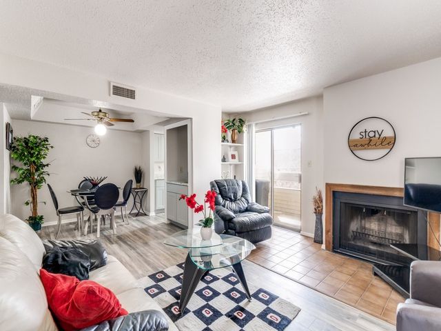 7431 Holly Hill Drive 210, Dallas, TX 75231